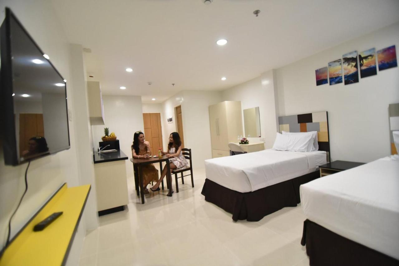 Holiday Oceanview Residences And Resort Samal Exteriör bild