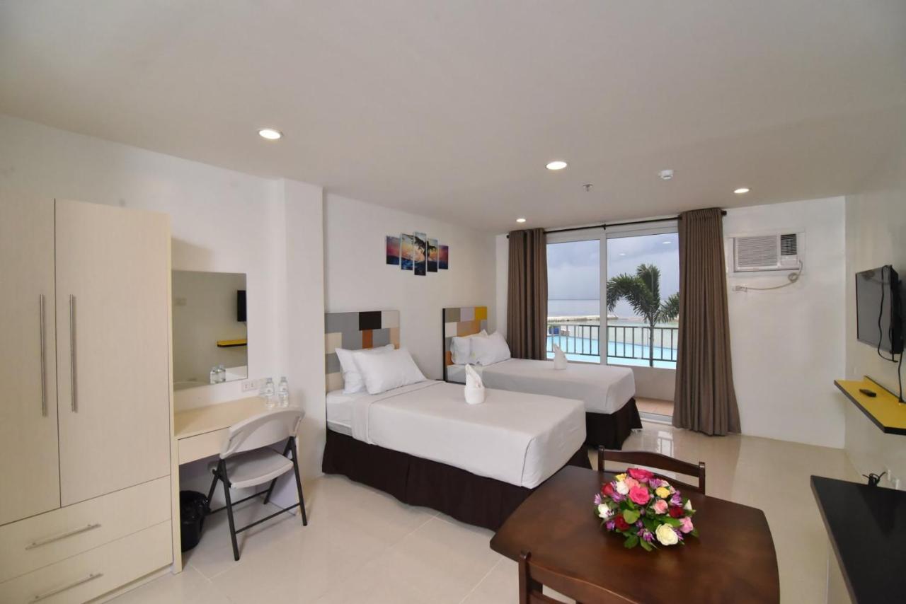Holiday Oceanview Residences And Resort Samal Exteriör bild