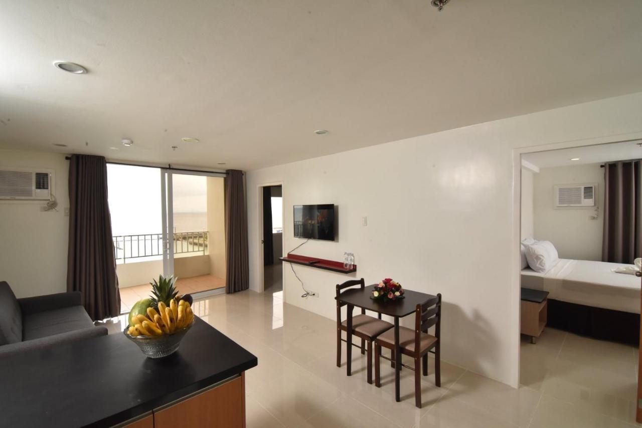Holiday Oceanview Residences And Resort Samal Exteriör bild